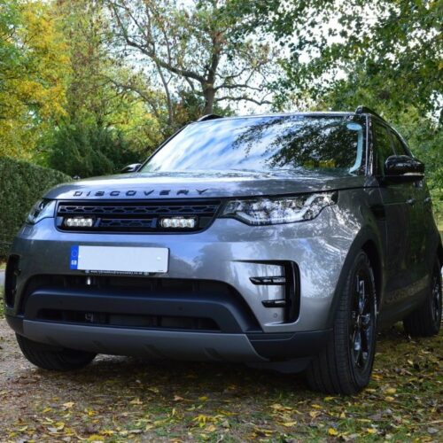 Kuvassa Lazer Grille Kit Land Rover Discovery 5, ST4 Evolution lisävaloilla
