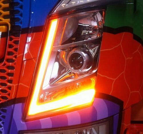 Kuvassa Ledson Keltaiset LED-Päiväajovalot Volvo FH4 New 2021-