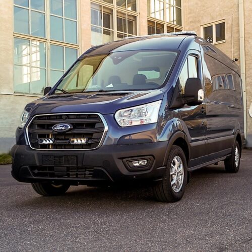Kuvassa Lazer Grille Kit Ford Transit 2019- Triple-R 750 lisävaloilla