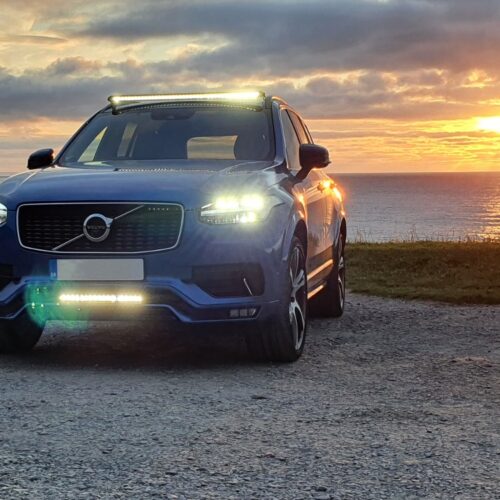 Kuvassa Lisävalopaketti katolle Volvo XC90 2015-, Lazer Linear 42
