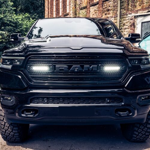 Kuvassa Lazer Grille Kit Dodge RAM 1500 (2019-2023)