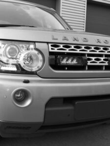 Kuvassa Lazer Grille Kit Land Rover Discovery 4, 09-14, Triple-R 750