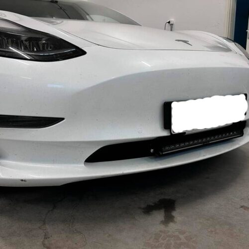 Kuvassa Lisävalopaketti Tesla Model 3, 2019-