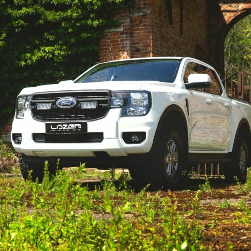 Ford Ranger, jossa Lazer Grille Kit Triple-R 750 lisävaloilla