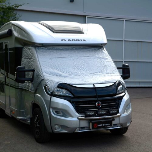 Lämpöpeite matkailuauton etuikkunoille (yläosa)