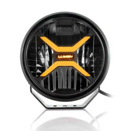 Kuvassa Lumen Cyclops CX9 LED-Lisävalo